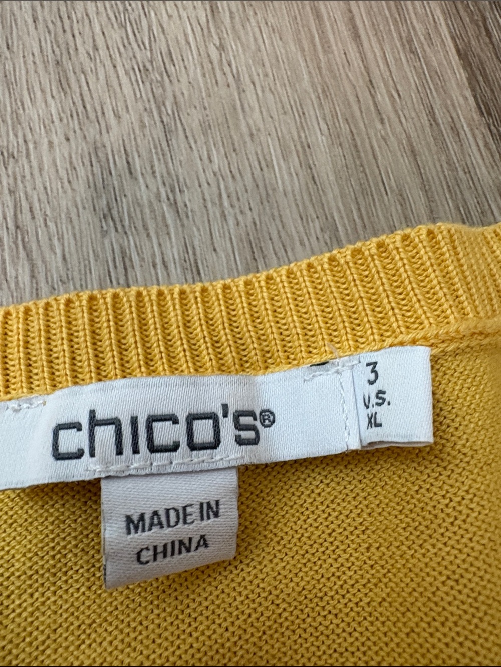 Chico’s Yellow Intarsia Floral Knit Top Short Sleeve size 3 or XL cotton lyocell - Picture 2 of 6